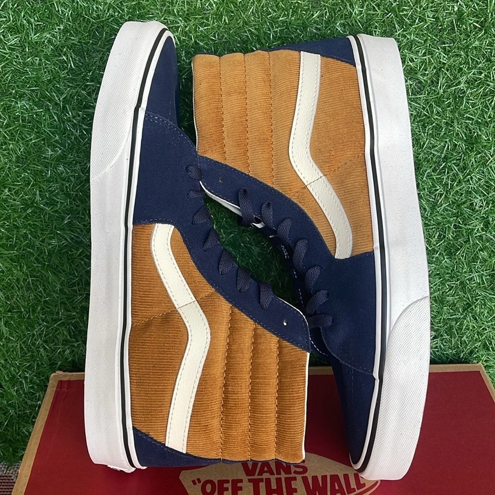 Vans Sk8-Hi High Top Blue/ Brown Corduroy (Men's)
Sk8-Hi "Navy/Brown" Men's Shoe - Picture 10 of 16